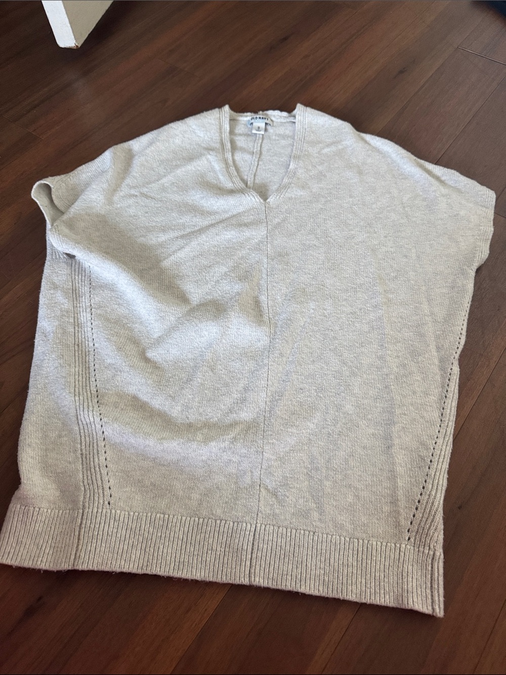 Light Beige V-Neck Women's Sweater - Brand: Old Navy